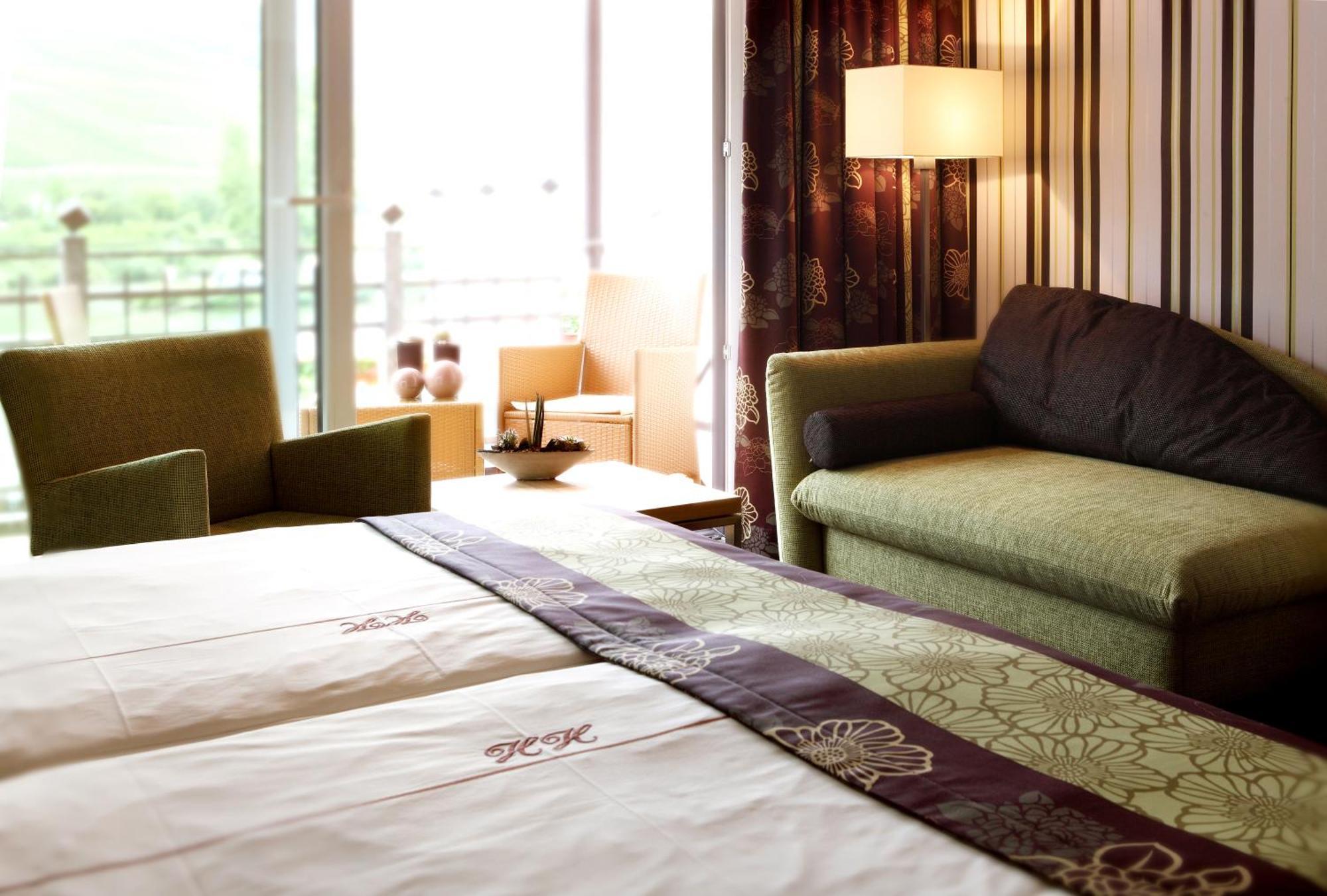 Double Room with Balcony and River View,9956113:JPEG